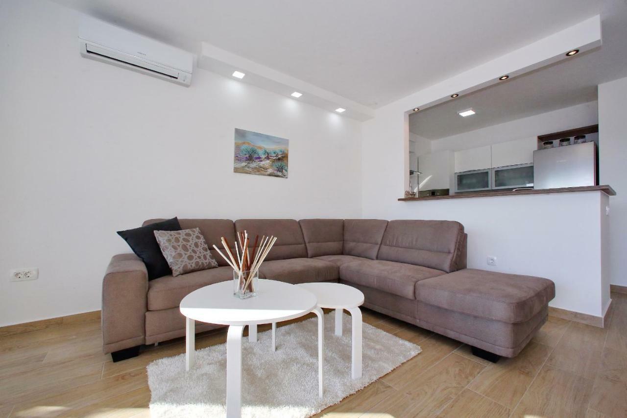 Luxury Apartments Sikiric_2 With Fantastic View On The Sea Bibinje Exteriör bild